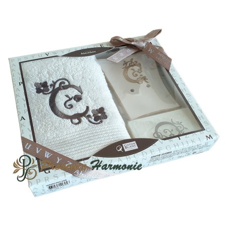 PERSONALIZED INITIAL LETTER C GIFT BOX