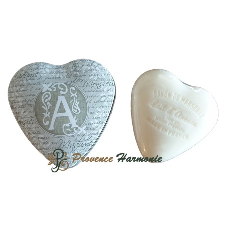 Scatola decorativa a cuore con lettera A e sapone al latte d’asina
