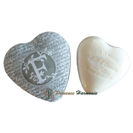 SCATOLA A FORMA DI CUORE DECO LETTERA F E SAPONE AL LATTE D'ASINA