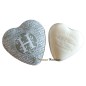 Scatola decorativa a cuore con lettera H e sapone al latte d’asina Scatola decorativa a cuore con lettera H e sapone al latte d’asina