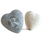 Scatola decorativa a cuore con lettera R e sapone al latte d’asina Scatola decorativa a cuore con lettera R e sapone al latte d’asina