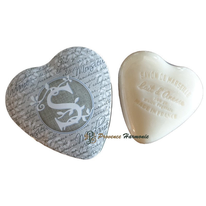 SCATOLA A FORMA DI CUORE DECO LETTERA S E SAPONE AL LATTE D'ASINA