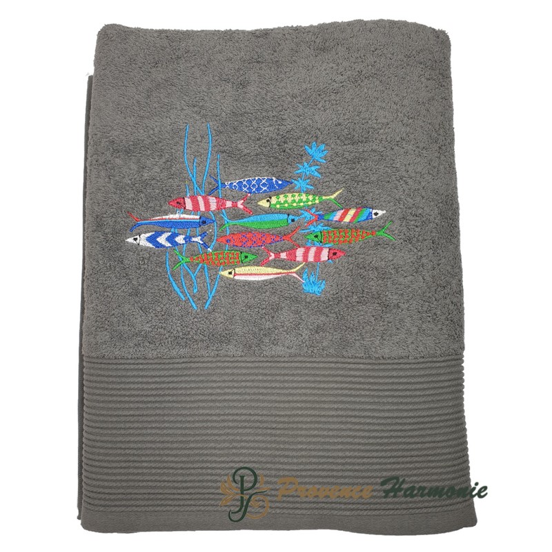 Toalla de Baño Color Cuarzo Bordado Danza de las Sardinas Toalla de Baño Color Cuarzo Bordado Danza de las Sardinas